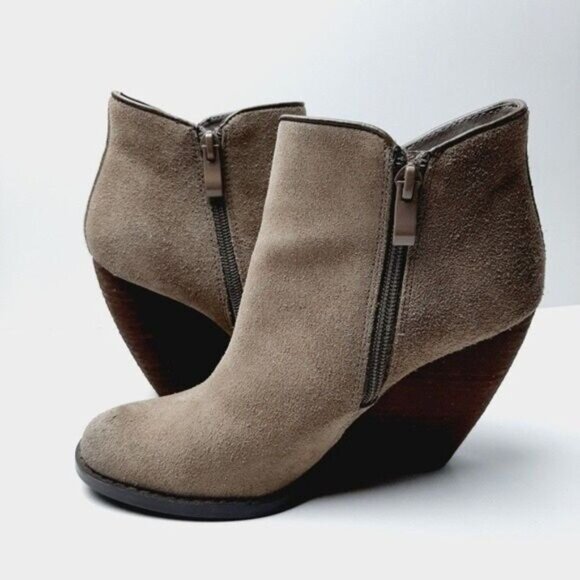 VERY VOLATILE Los Angeles Suede Bootie Block Heel Beige Sz 6 - Picture 12 of 16